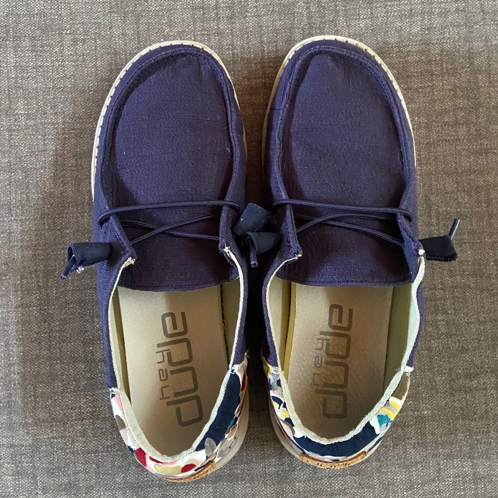 Women’s Hey Dudes, Size 9